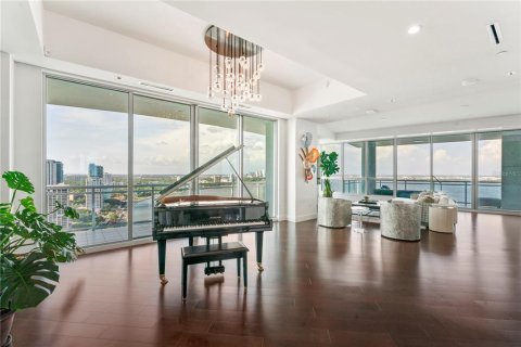 Copropriété à vendre à Tampa, Floride: 4 chambres, 631.83 m2 № 1919010 - photo 8