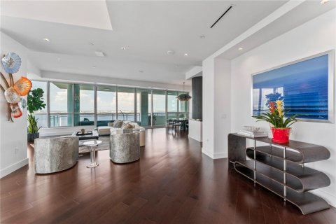 Copropriété à vendre à Tampa, Floride: 4 chambres, 631.83 m2 № 1919010 - photo 16