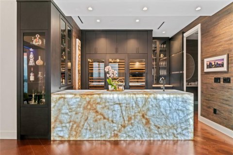 Copropriété à vendre à Tampa, Floride: 4 chambres, 631.83 m2 № 1919010 - photo 4