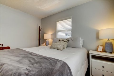 House in Tampa, Florida 3 bedrooms, 115.94 sq.m. № 1833108 - photo 30