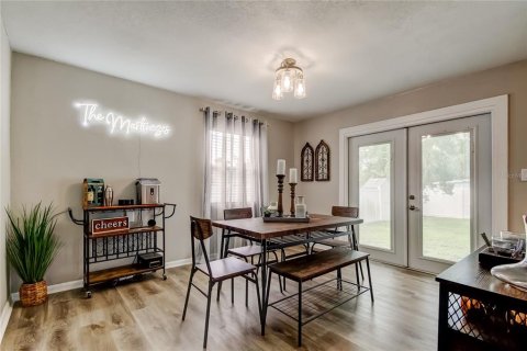 House in Tampa, Florida 3 bedrooms, 115.94 sq.m. № 1833108 - photo 25