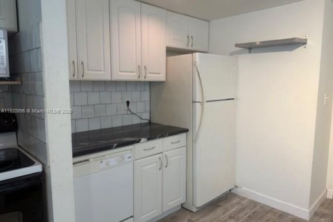 Copropriété à louer à Miami, Floride: 54.91 m2 № 1975181 - photo 10