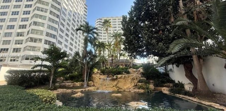 Studio à Condo à Miami, Floride  № 1975181