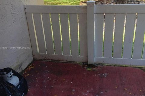 Appartement à louer à Hialeah, Floride: 2 chambres, 102.75 m2 № 1966419 - photo 10