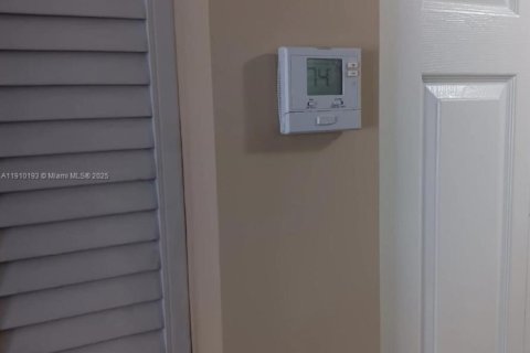 Appartement à louer à Hialeah, Floride: 2 chambres, 102.75 m2 № 1966419 - photo 29