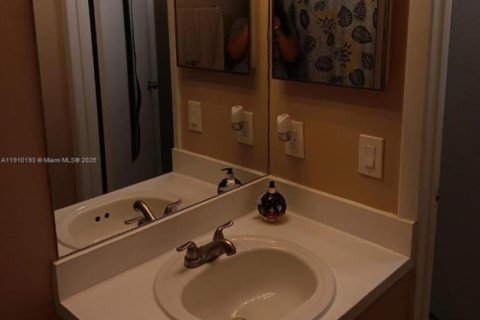 Appartement à louer à Hialeah, Floride: 2 chambres, 102.75 m2 № 1966419 - photo 3