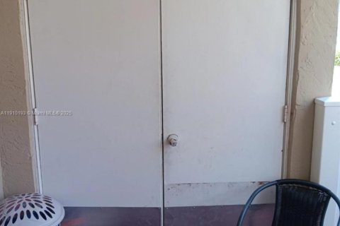 Appartement à louer à Hialeah, Floride: 2 chambres, 102.75 m2 № 1966419 - photo 5