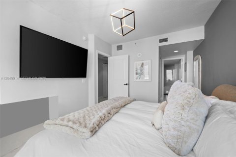 Copropriété à vendre à Miami, Floride: 1 chambre, 76.92 m2 № 2240367 - photo 9