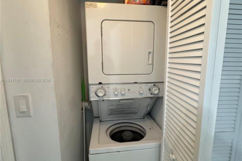 Copropriété à louer à Coconut Creek, Floride: 1 chambre, 65.31 m2 № 1998642 - photo 3