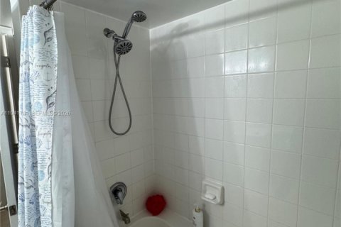 Copropriété à louer à Coconut Creek, Floride: 1 chambre, 65.31 m2 № 1998642 - photo 12