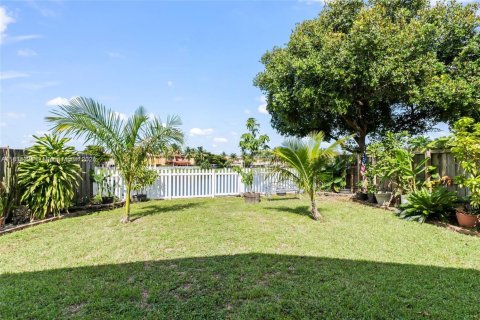 House in Homestead, Florida 3 bedrooms, 157 sq.m. № 1813922 - photo 26