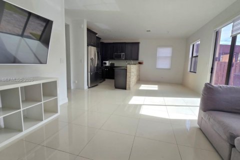 House in Doral, Florida 5 bedrooms, 277.96 sq.m. № 2002745 - photo 29