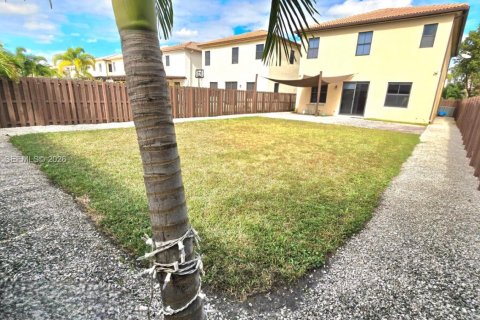 House in Doral, Florida 5 bedrooms, 277.96 sq.m. № 2002745 - photo 17