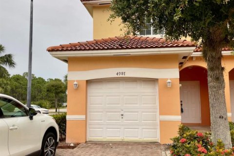 Condo in Stuart, Florida, 3 bedrooms № 2247671 - photo 17