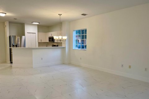 Condo in Stuart, Florida, 3 bedrooms № 2247671 - photo 6