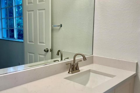 Condo in Stuart, Florida, 3 bedrooms № 2247671 - photo 15
