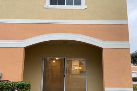 Condo in Stuart, Florida, 3 bedrooms № 2247671 - photo 18