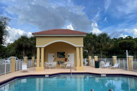 Condo in Stuart, Florida, 3 bedrooms № 2247671 - photo 20