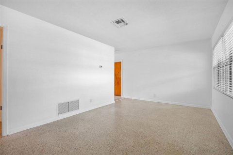 Casa en venta en Orlando, Florida, 3 dormitorios, 123.56 m2 № 1913411 - foto 8