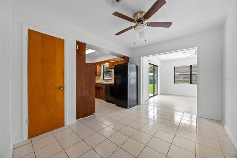 Casa en venta en Orlando, Florida, 3 dormitorios, 123.56 m2 № 1913411 - foto 13