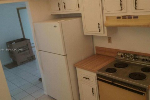 Condo in Plantation, Florida, 2 bedrooms № 2006769 - photo 3