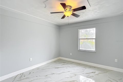 Casa en alquiler en Lady Lake, Florida, 2 dormitorios, 99.68 m2 № 1915882 - foto 9