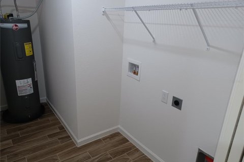 Casa en alquiler en Haines City, Florida, 4 dormitorios, 166.39 m2 № 1796788 - foto 12