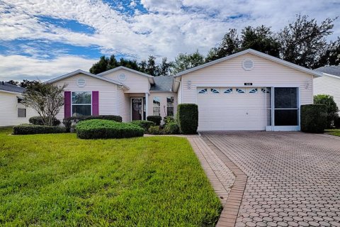 House in Leesburg, Florida 2 bedrooms, 162.76 sq.m. № 2405709