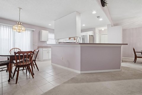 House in Leesburg, Florida 2 bedrooms, 162.76 sq.m. № 2405709 - photo 9