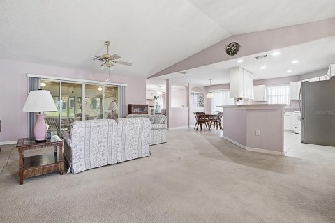 House in Leesburg, Florida 2 bedrooms, 162.76 sq.m. № 2405709 - photo 6