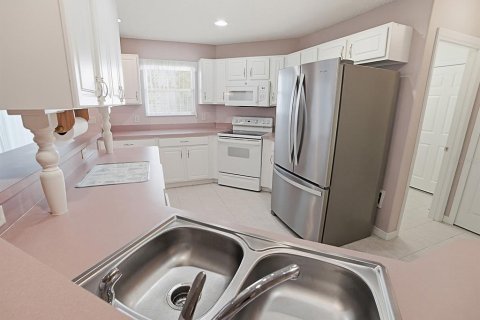 House in Leesburg, Florida 2 bedrooms, 162.76 sq.m. № 2405709 - photo 12
