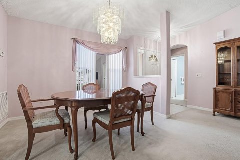 House in Leesburg, Florida 2 bedrooms, 162.76 sq.m. № 2405709 - photo 10