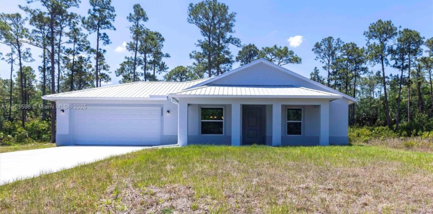 Villa ou maison à Lehigh Acres, Floride 3 chambres, 129.41 m2 № 1965278