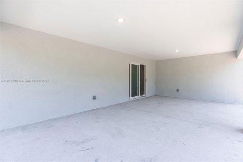 Villa ou maison à vendre à Lehigh Acres, Floride: 3 chambres, 129.41 m2 № 1965278 - photo 18