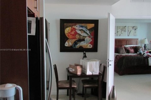 Купить кондоминиум в Майами, Флорида 1 спальня, 50.07м2, № 1935115 - фото 9