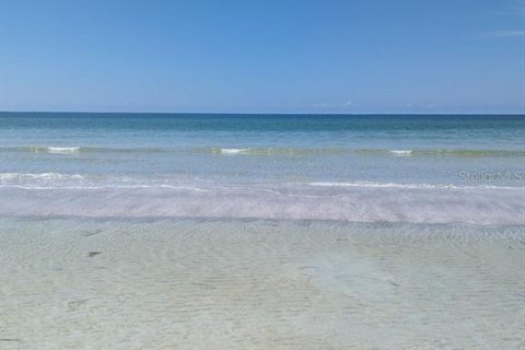 Condo in Indian Shores, Florida, 2 bedrooms  № 1538355 - photo 22