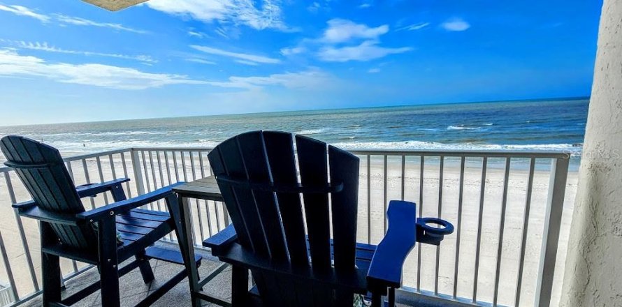 Condo in Indian Shores, Florida, 2 bedrooms  № 1538355