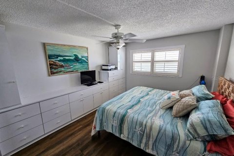 Condo in Indian Shores, Florida, 2 bedrooms  № 1538355 - photo 9