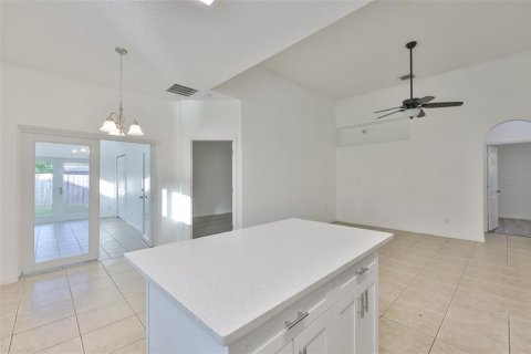 Villa ou maison à louer à Valrico, Floride: 4 chambres, 166.39 m2 № 2418895 - photo 15