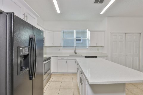 Villa ou maison à louer à Valrico, Floride: 4 chambres, 166.39 m2 № 2418895 - photo 3