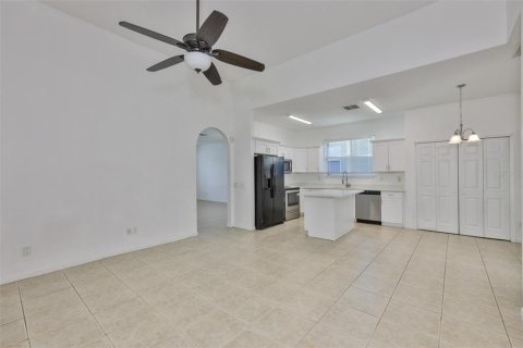 Villa ou maison à louer à Valrico, Floride: 4 chambres, 166.39 m2 № 2418895 - photo 10