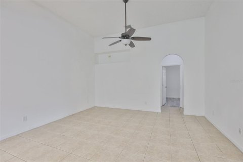 Villa ou maison à louer à Valrico, Floride: 4 chambres, 166.39 m2 № 2418895 - photo 17