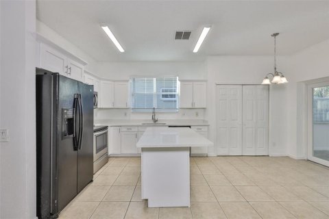 Villa ou maison à louer à Valrico, Floride: 4 chambres, 166.39 m2 № 2418895 - photo 12