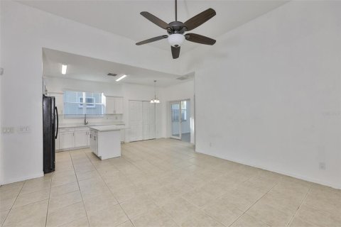 Villa ou maison à louer à Valrico, Floride: 4 chambres, 166.39 m2 № 2418895 - photo 9