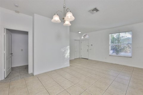 Villa ou maison à louer à Valrico, Floride: 4 chambres, 166.39 m2 № 2418895 - photo 8