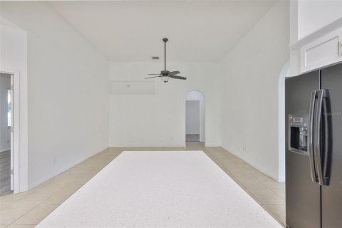Villa ou maison à louer à Valrico, Floride: 4 chambres, 166.39 m2 № 2418895 - photo 14