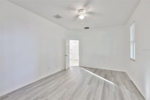 Villa ou maison à louer à Valrico, Floride: 4 chambres, 166.39 m2 № 2418895 - photo 22