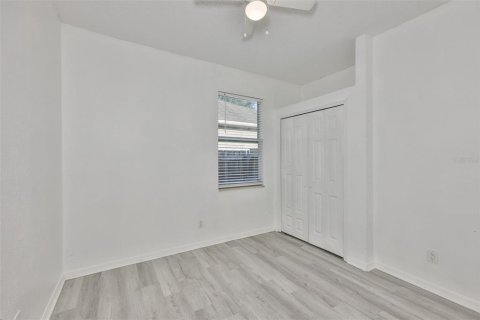 Villa ou maison à louer à Valrico, Floride: 4 chambres, 166.39 m2 № 2418895 - photo 28