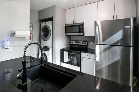 Touwnhouse à vendre à Davie, Floride: 2 chambres, 75.9 m2 № 1965041 - photo 1