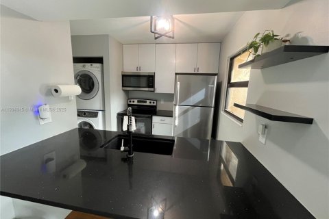 Touwnhouse à vendre à Davie, Floride: 2 chambres, 75.9 m2 № 1965041 - photo 4